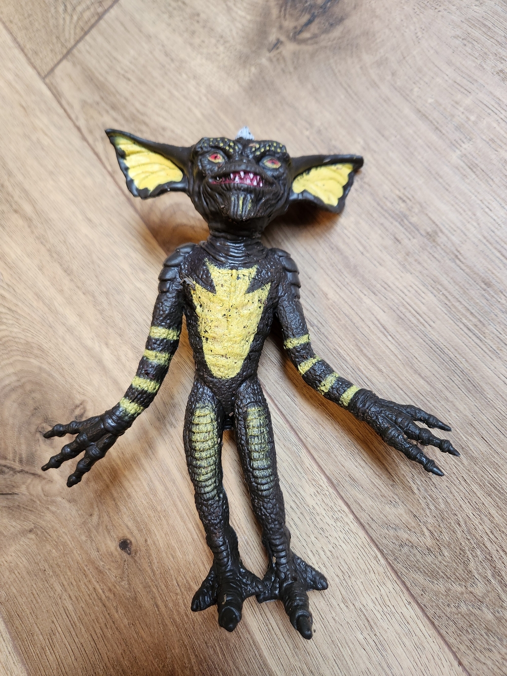1984 Gremlins Yellow & Black Creature Action Figure